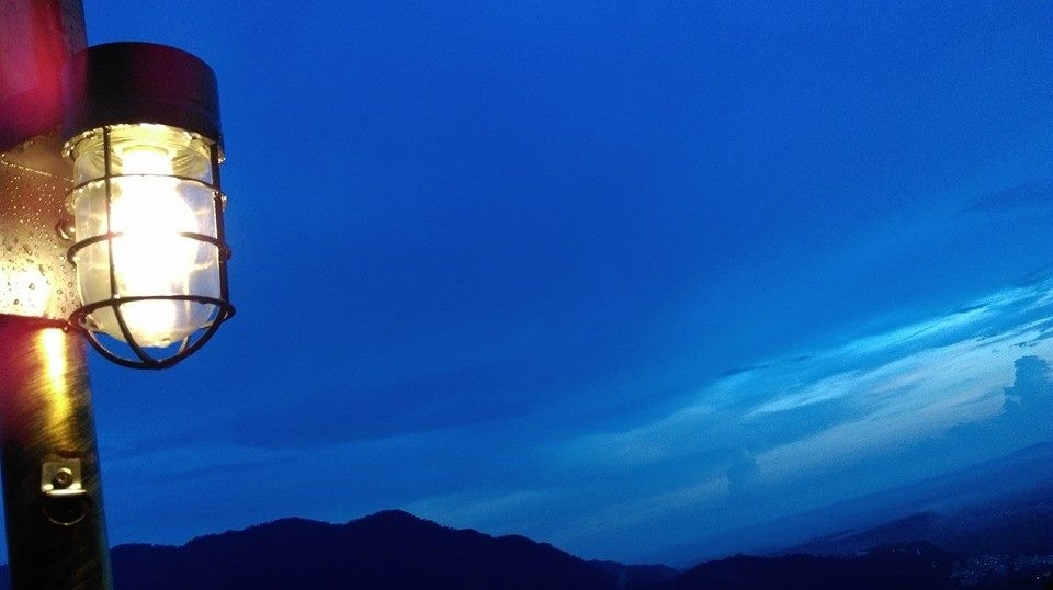 黃昏的一盞燈
