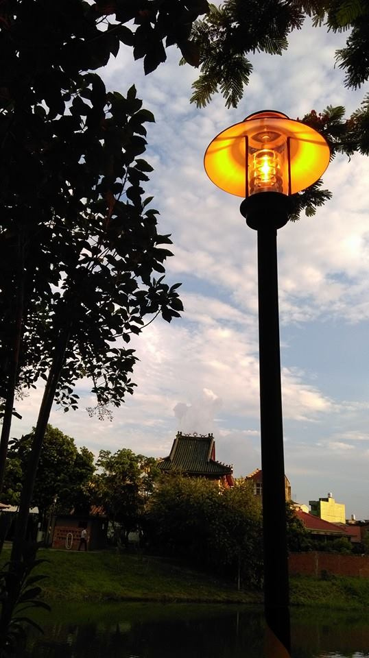 黃昏的燈