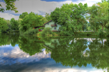 Lake  house