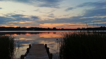 An early morning at the lake