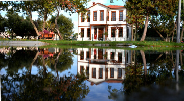 Suya Yansıyanlar