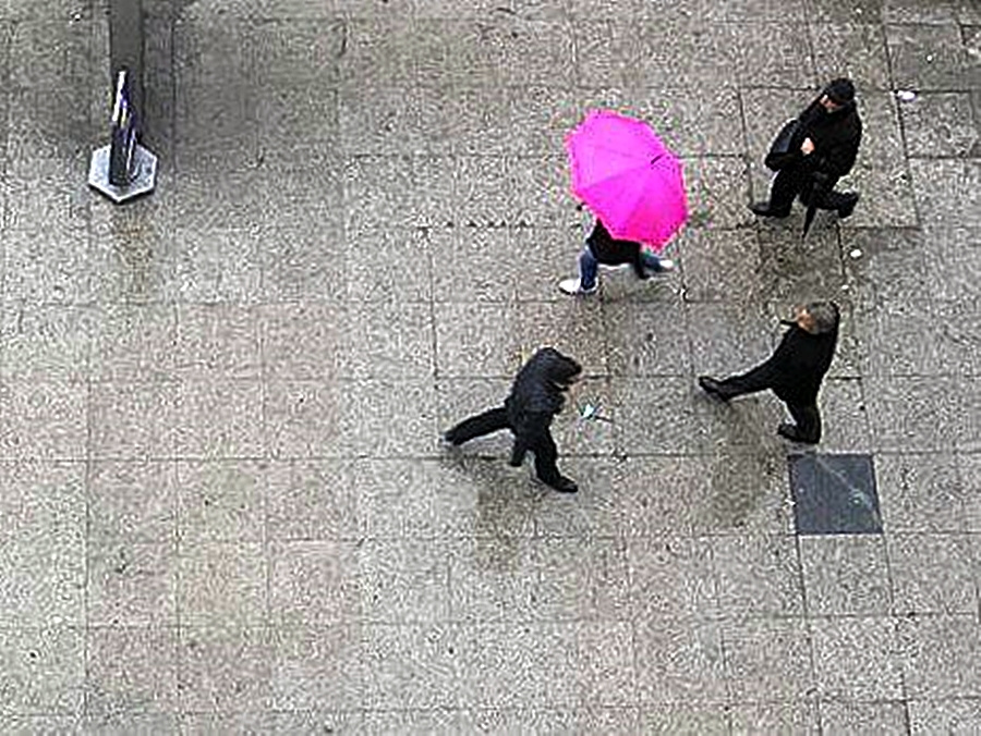 Yağmur başladı, sen dedim camlara koştum!
