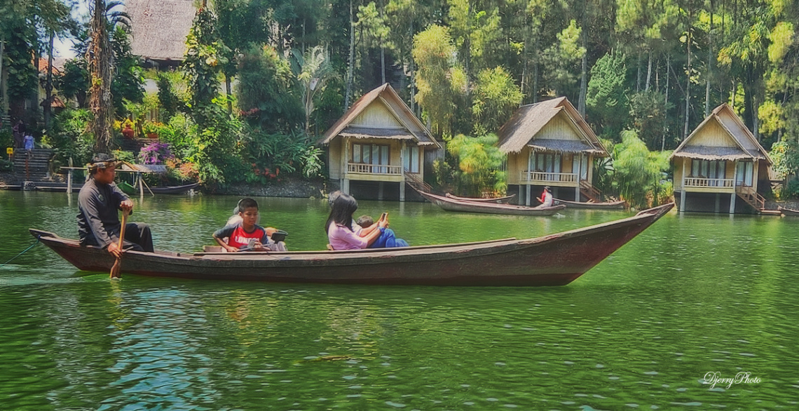Canoe lake Sampireun