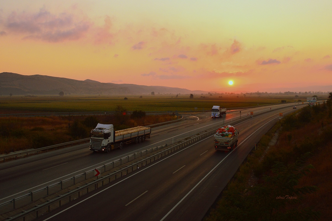 YOLLAR / DA........(01)