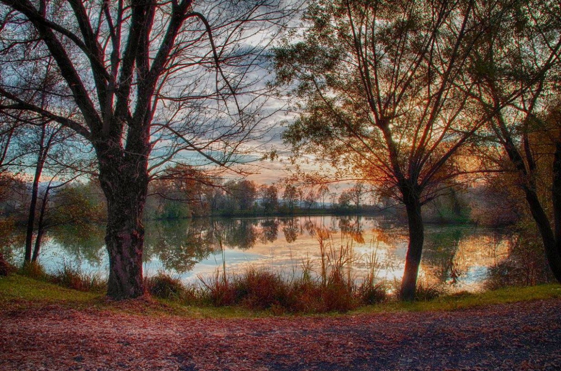 Sunset on lake