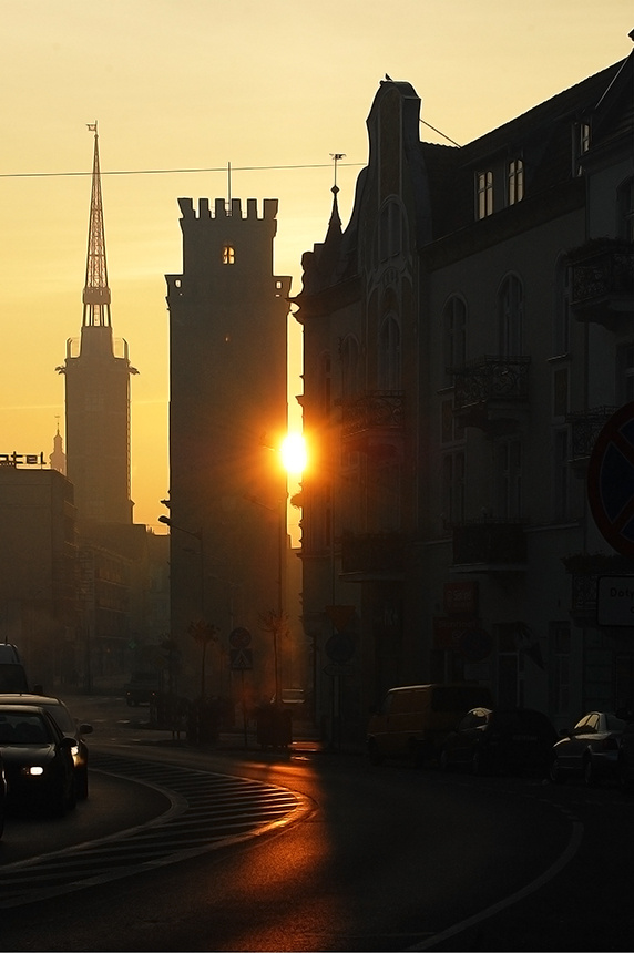 knock knock, when the sun knocks on the city gates
