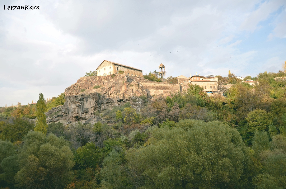 tepedeki kilise