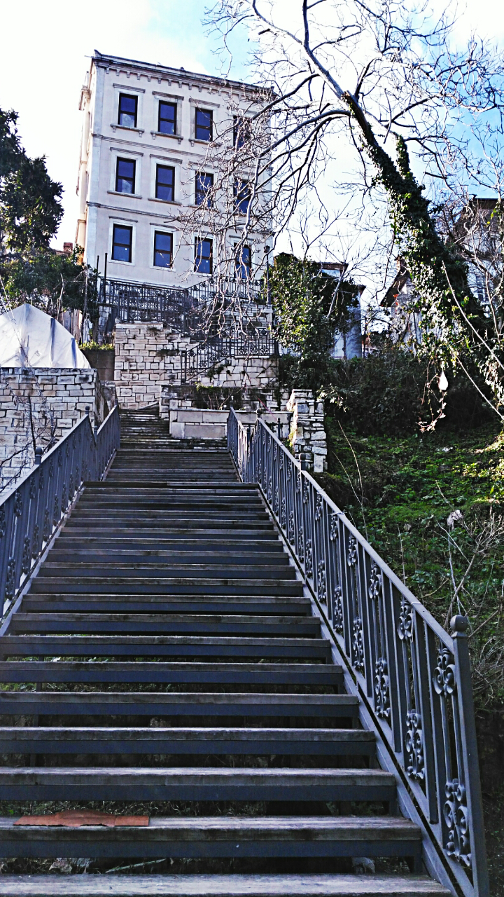 Tarihe çıkan merdiven