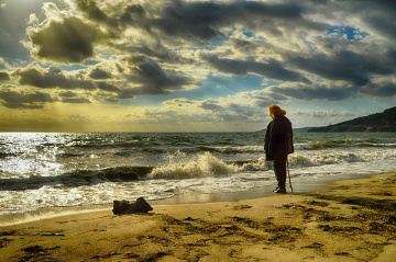 KUMSALDAKİ İZLER...........