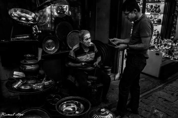 Gaziantep De Bir Bakırcı  Ustası....