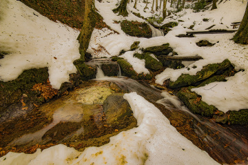 Kışta Suuçtu Sol Yan Dere