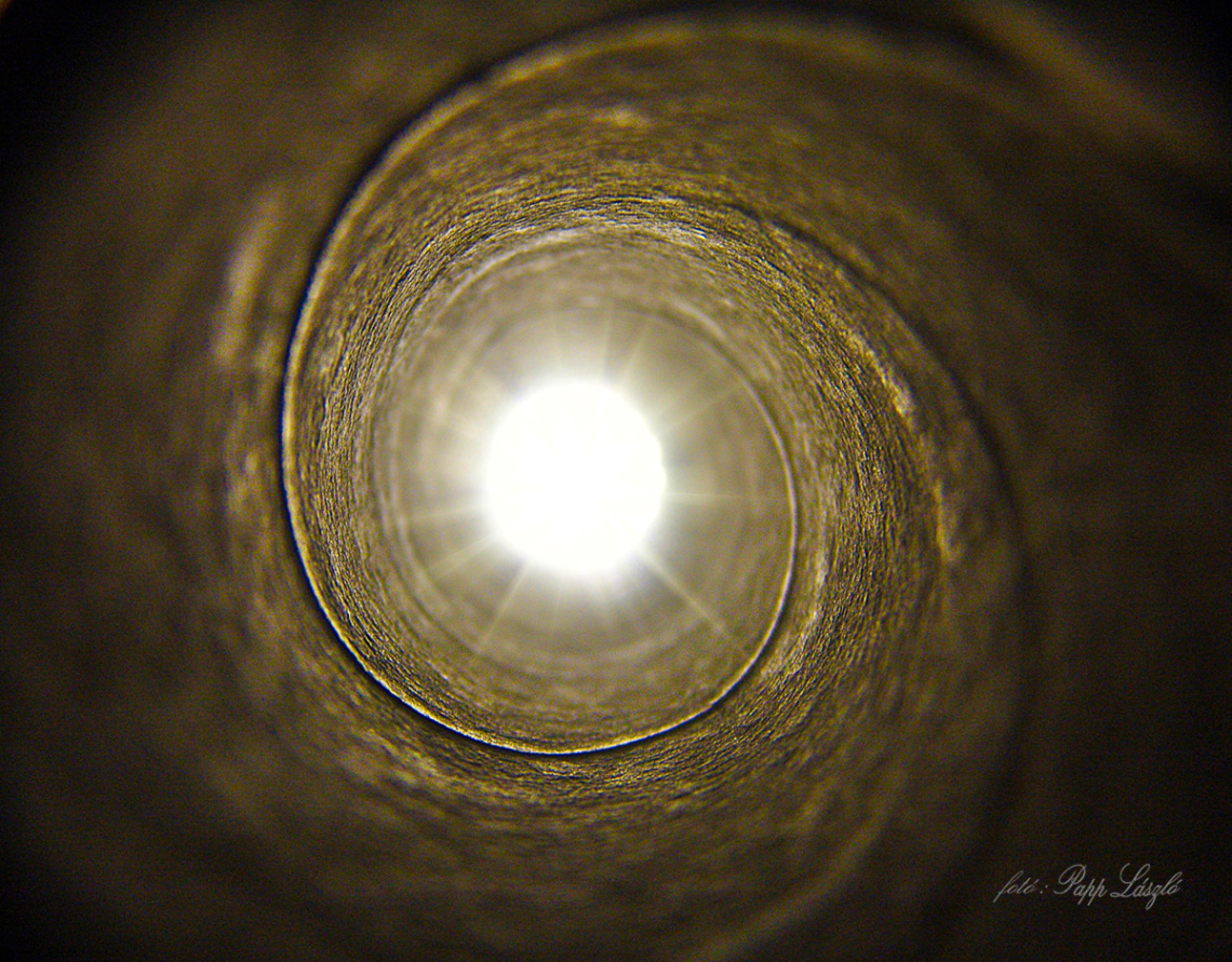  Tube.
