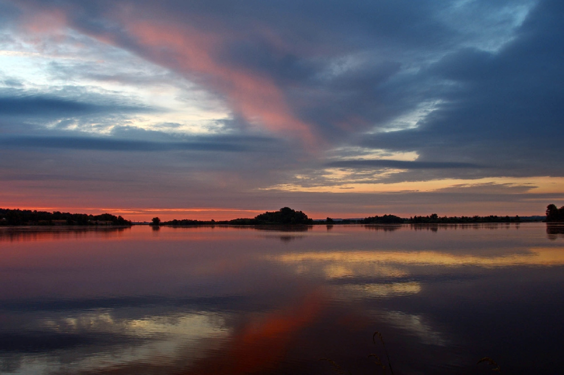 ...dawn, Lake Nysa
