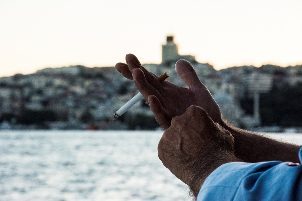 Cigaramın Dumanını Üfledim İstanbul'a...