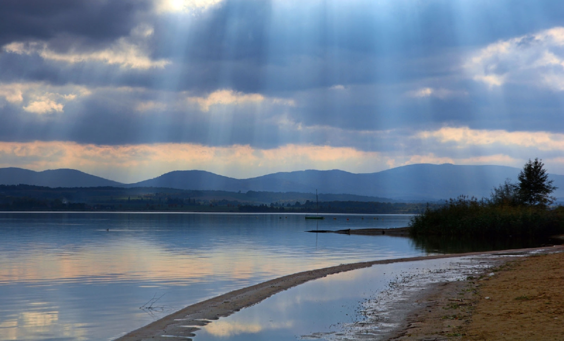 ...Lake Nysa
