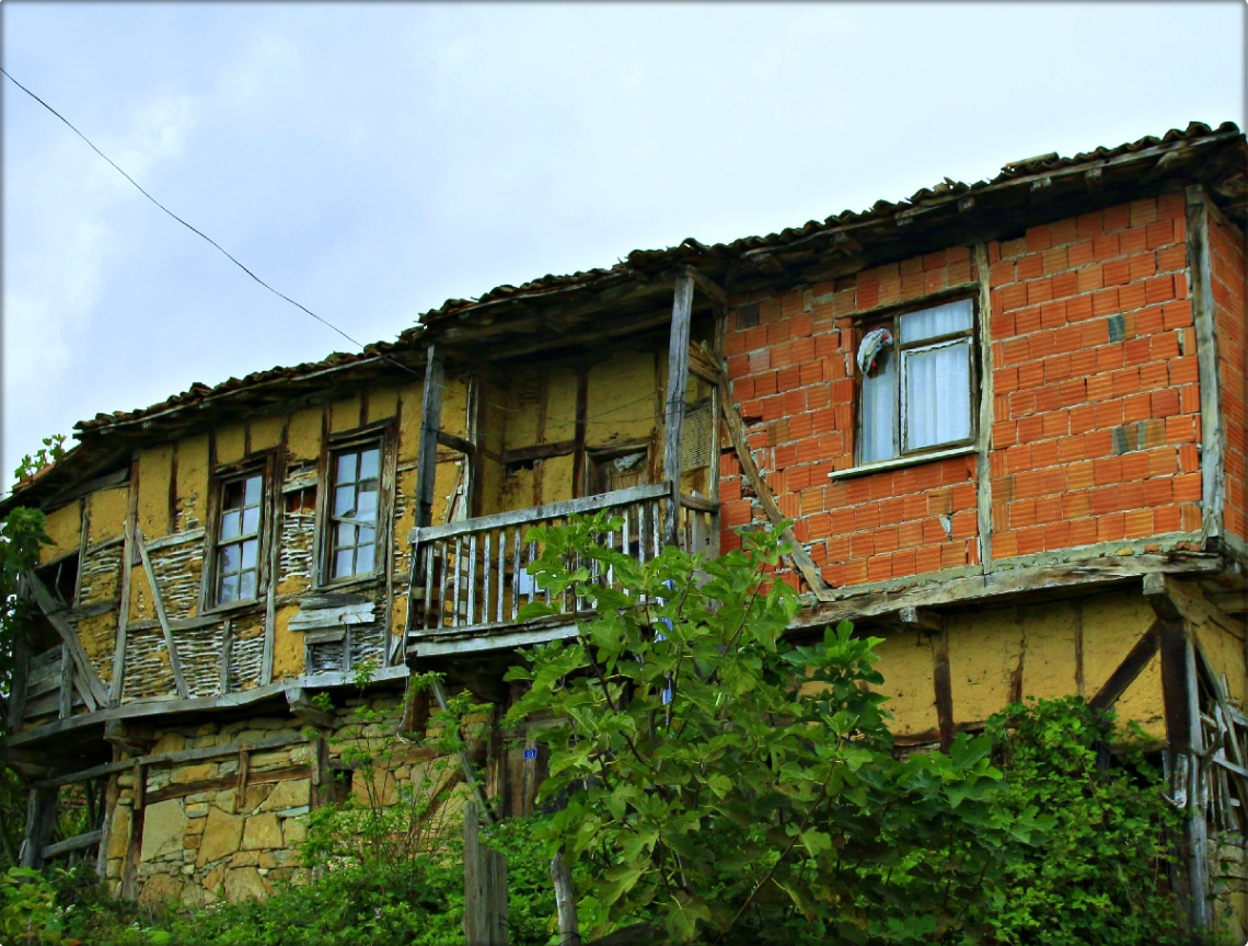 YENİ-ESKİ BİR ARADA