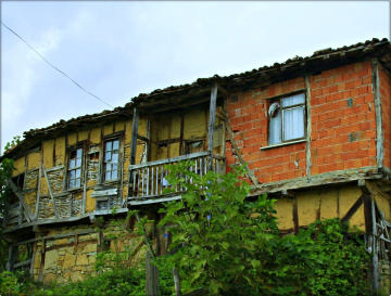 YENİ-ESKİ BİR ARADA