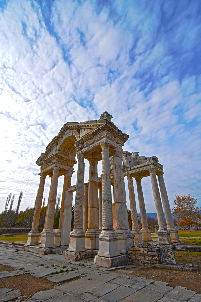 Afrodisias Tetrapylon