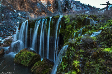 Su Akar yolunu Bulur