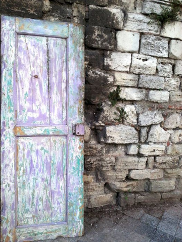 ''Kapı Duvar''