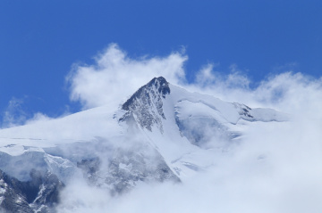 Snow cloud