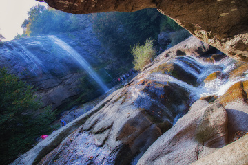Diyagonal Suuçtu Şelalesi