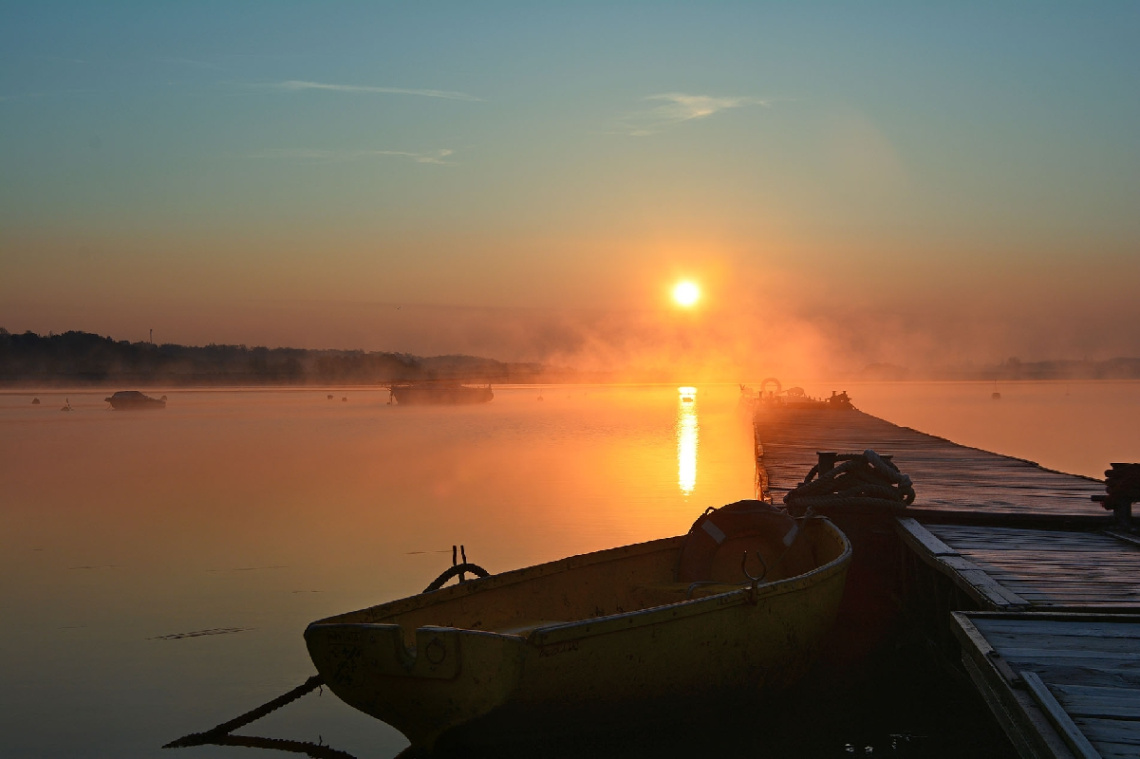 ... morning by the lake