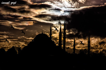 ALLAH hikmetiyle bir kapıyı kapatırsa rahmetiyle d