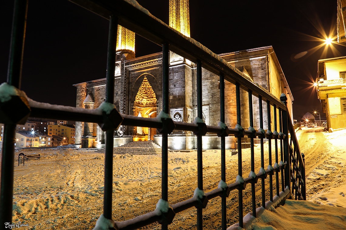 Çifte Minareli