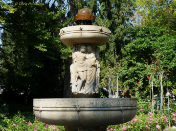 Brunnen im Rosengarten Durlach