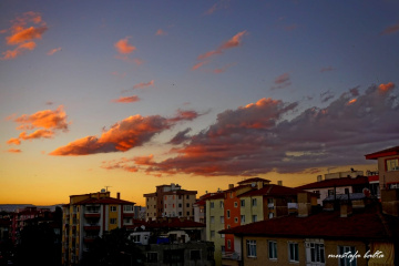 Mniciks Hayatlar  BELYAZIDA GÜNBATIMI 