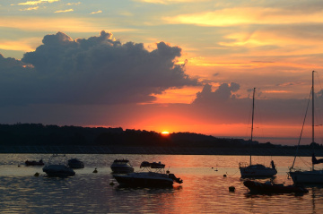 July morning, Lake Nysa