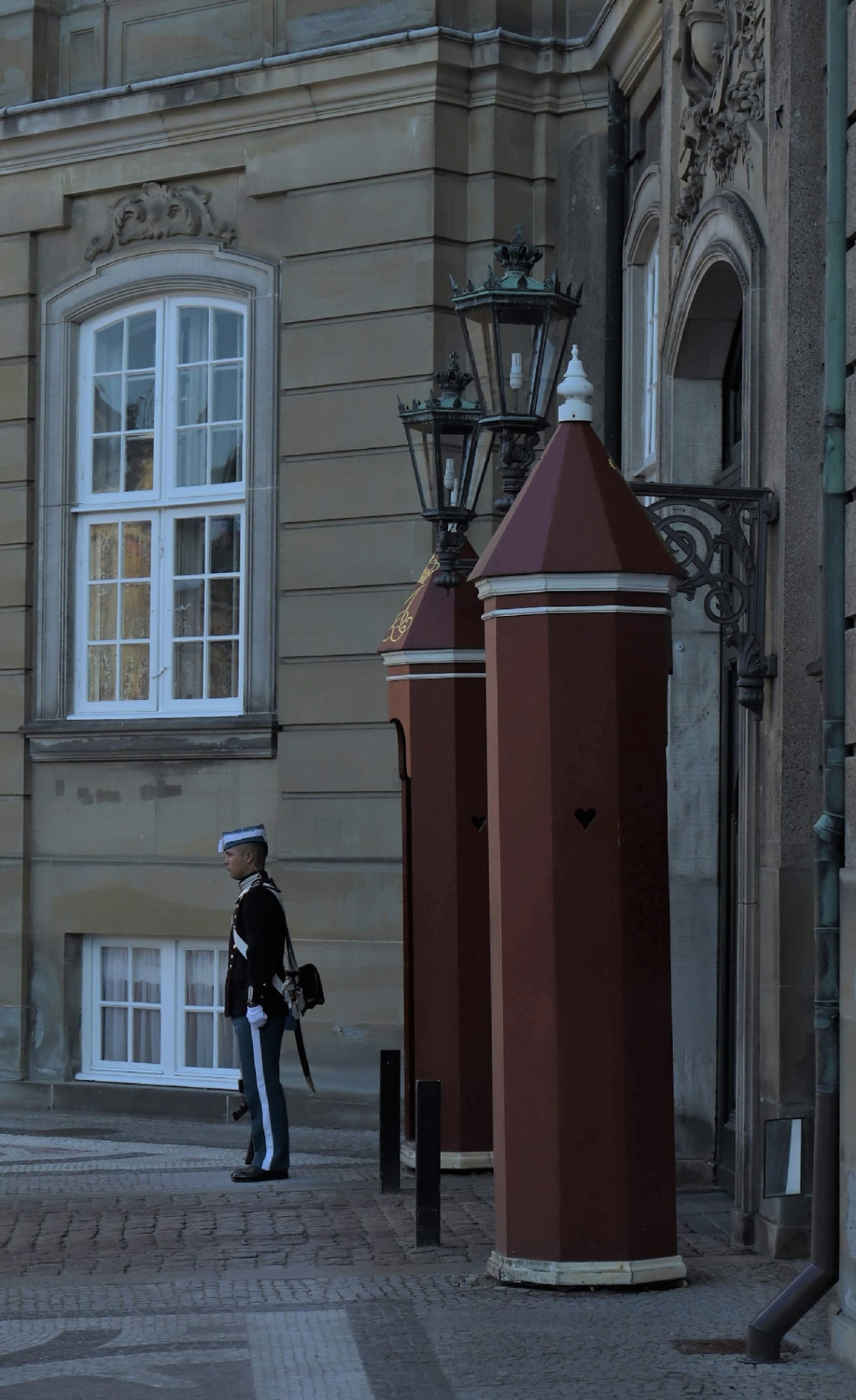 Keeping guard at Queen Margrethe Castle Amalienbor