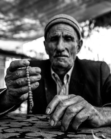 Üreten nasırlı ellere selâm olsun.