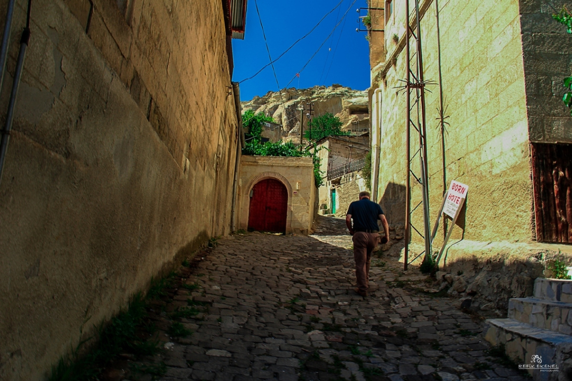 Taşlı yol