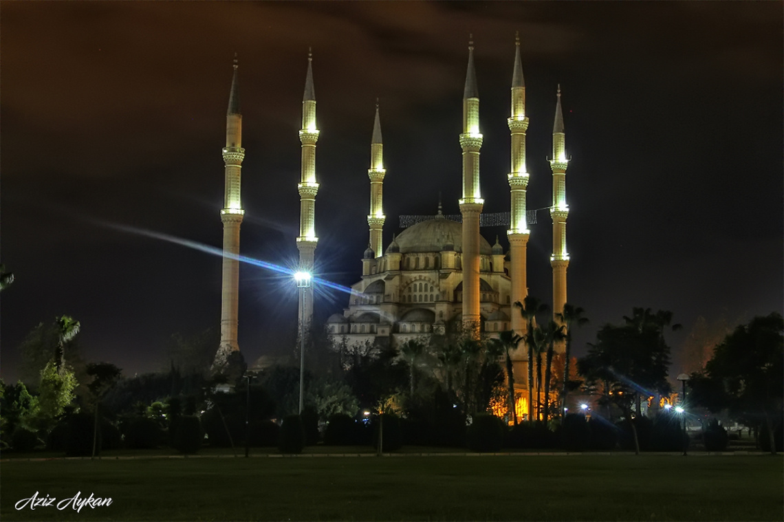 Hayırlı Cumalar. Sabancı Merkez Camii / Adana