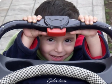 Gülen Gözler