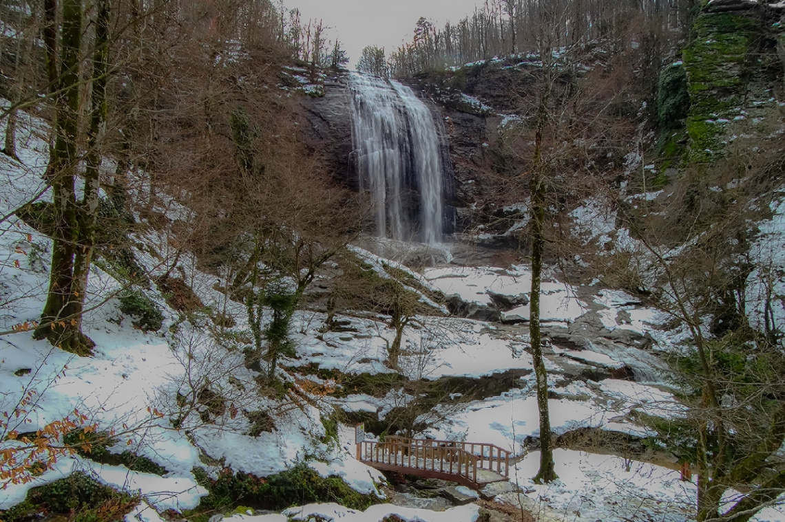 Kışta Suuçtu Büyük Şelale