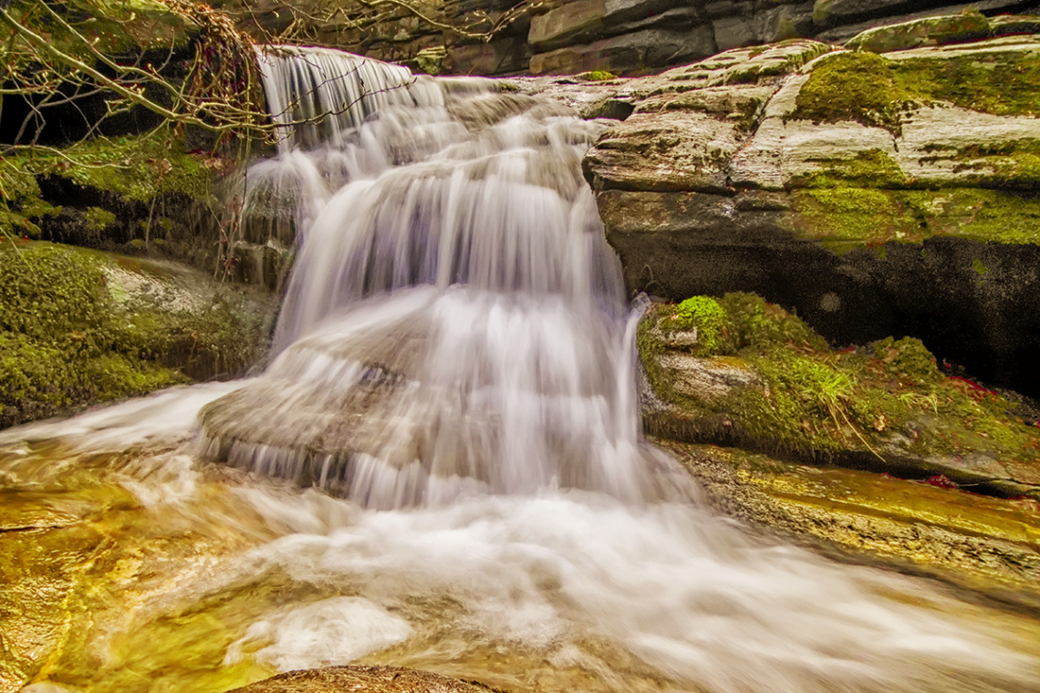 Cennet Şelalesi Yatağından