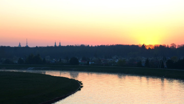 The city is waking up