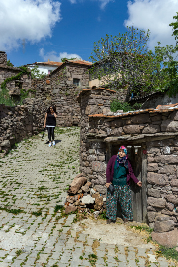 ir Köy, iki kadın.