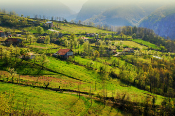 Servetiye Camii Köyü sırtları...
