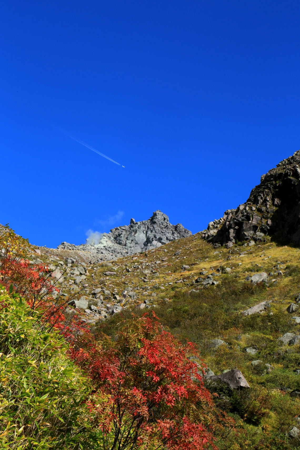Contrail on the volcano