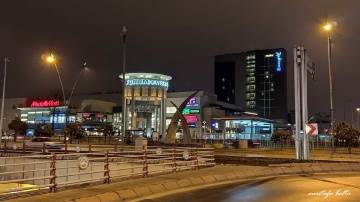 Miniciks Hayatlar  BİR AKŞAM ÜSTÜ 
