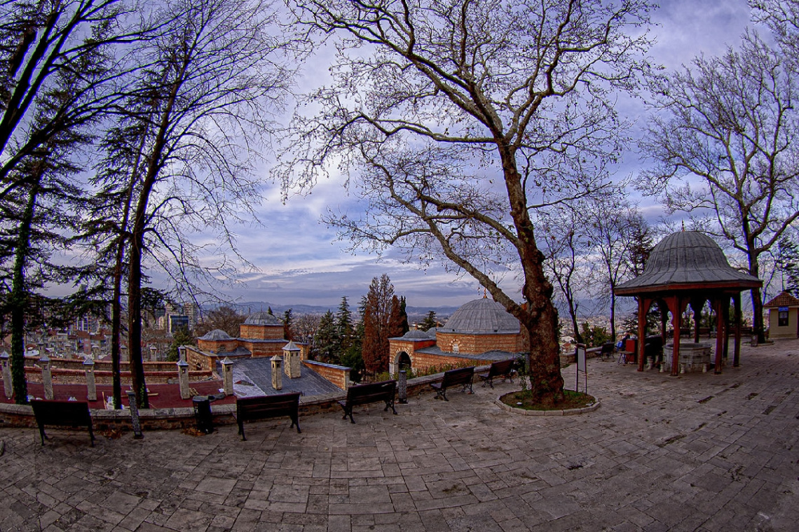 Bursa Yıldırım Beyazıt Camii Bahçesinden
