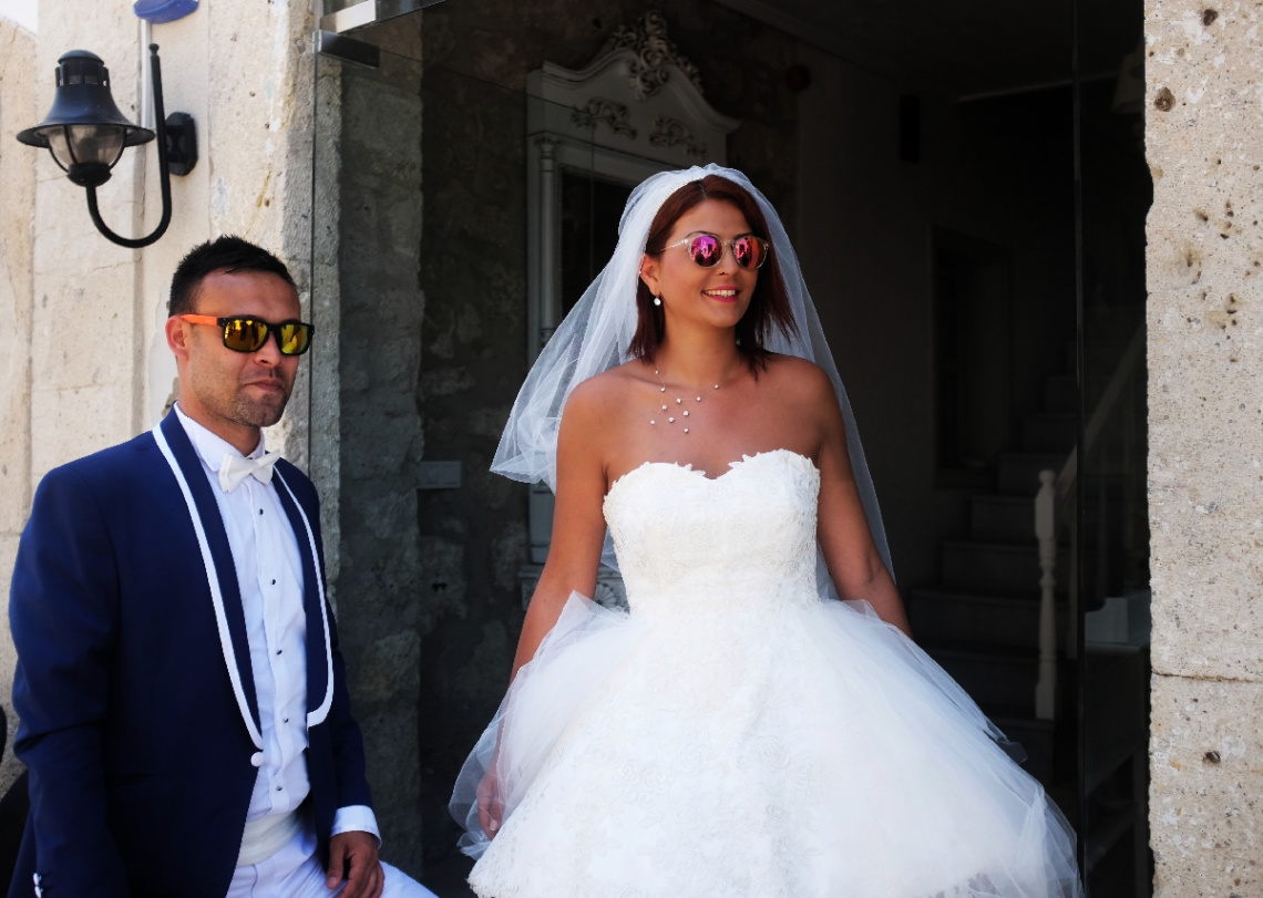 Sevgi neydi? sevgi iyilikti, dostluktu. sevgi emek