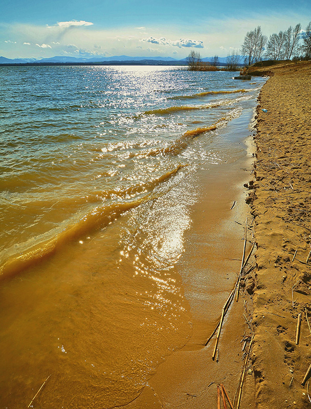Sunday by the lake