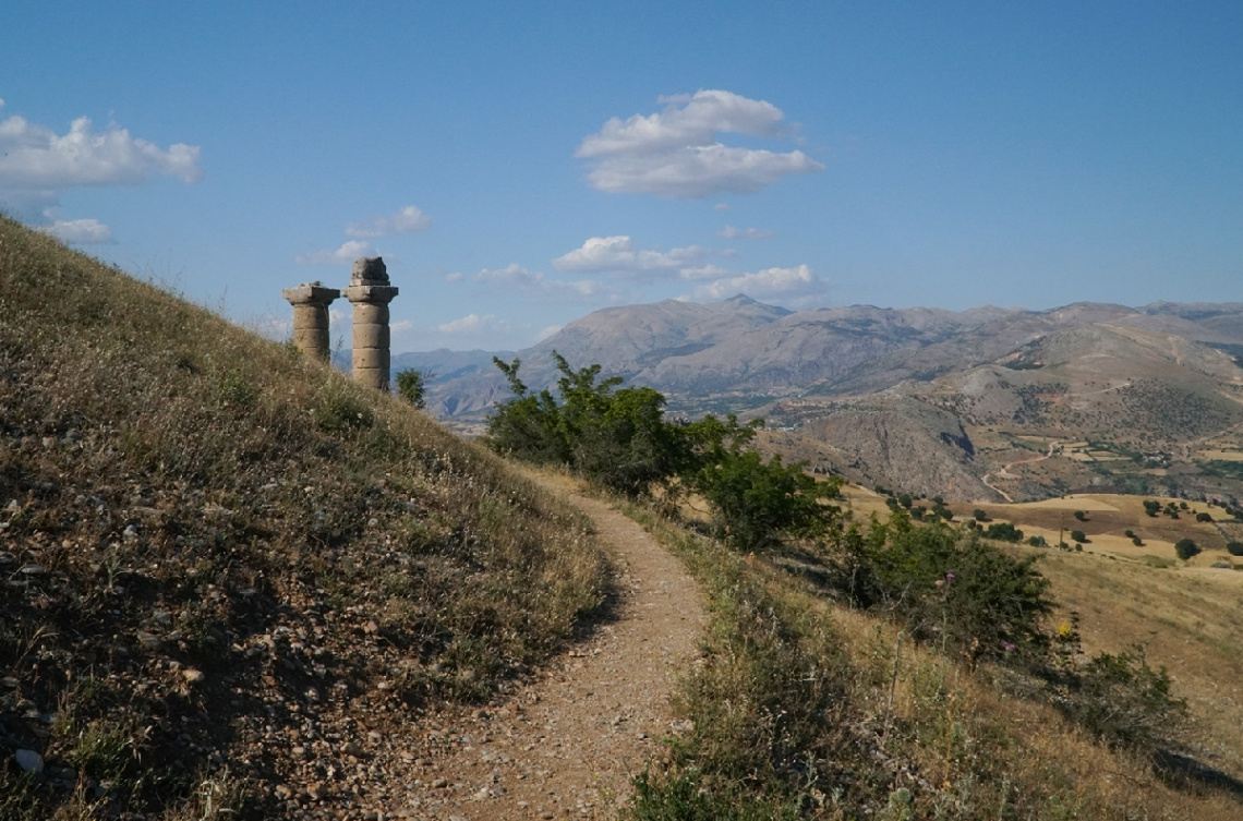 Karakuş Tümülüsü ve Nemrut
