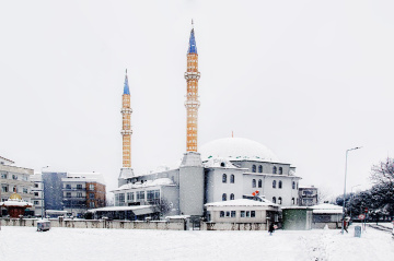 Kar Kışta Medine Camii