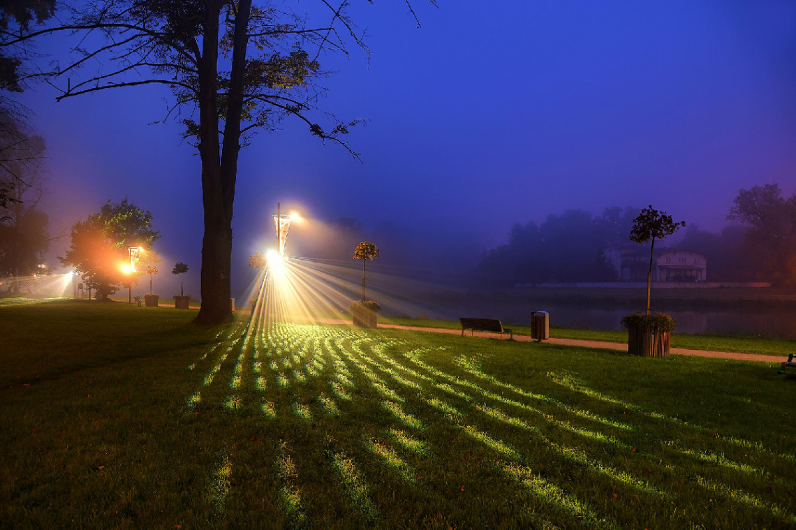 ... the lights of the boulevards on the Nysa River